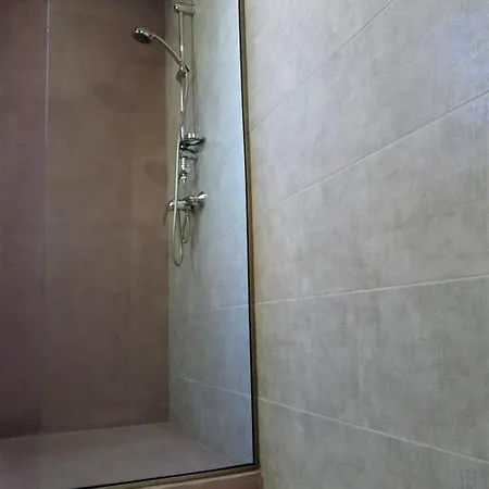 Mulberry Apartment *